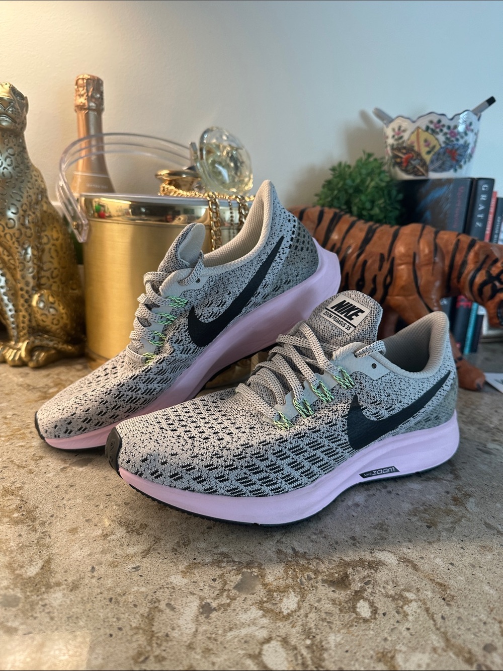 Nike Women's Zoom Pegasus 35 Grey Knit Running Sneakers w Pink sole/green detail